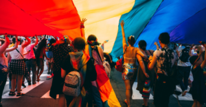 Mucho tilín, tilín y nada de paletas: ¿cómo va la política pública LGBT a nivel nacional?